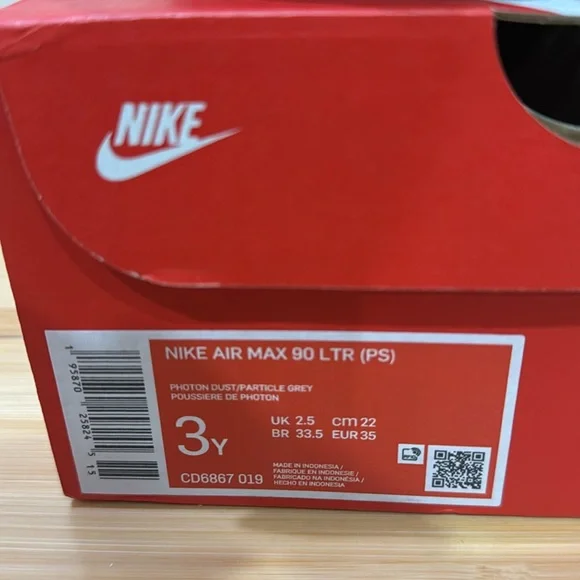 Grey red white and black nike air max 90 size 3y - Picture 5 of 5